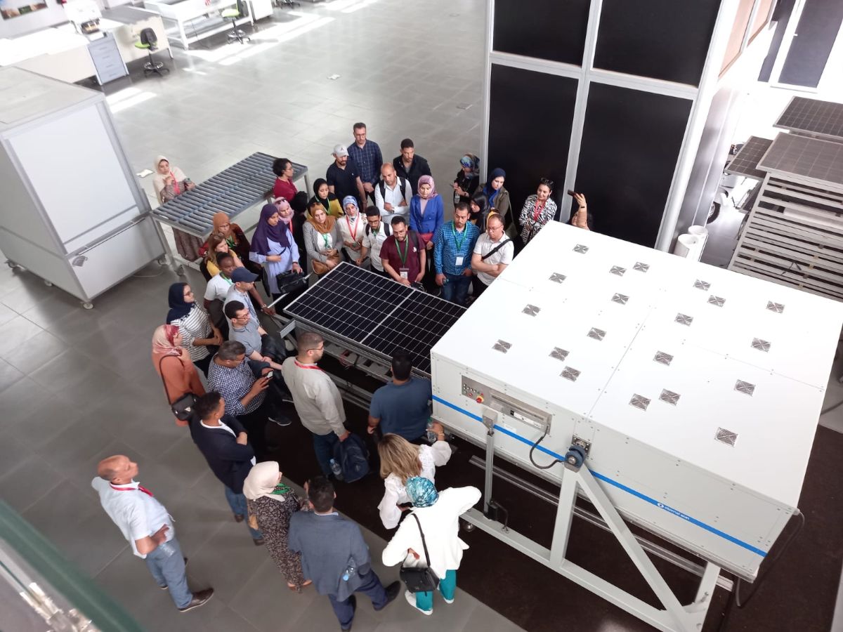 L’IRESEN présente un électrolyseur alimenté en énergie solaire